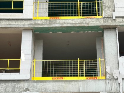 The Importance of Using Safety Barriers at Floor Edges